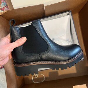 Caslon Miller Water Resistant Lug Chelsea Boot | Size 6.5 NWT